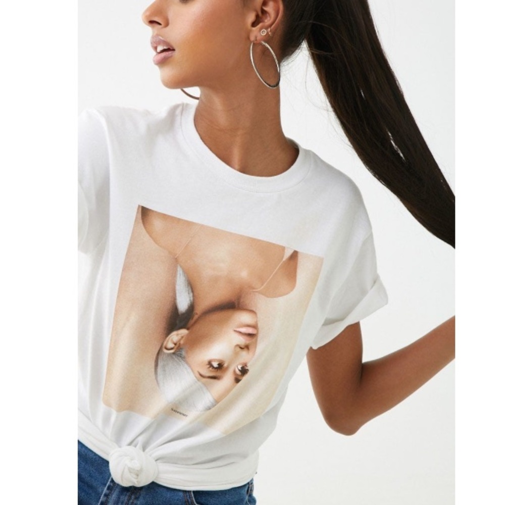 H&M Ariana Grande sweetener oversized t-shirt